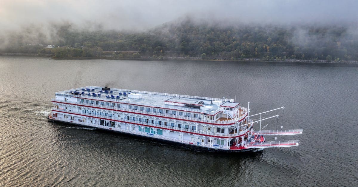 Cover Image for Unforgettable Mississippi River Cruise Packages Tailored for Seniors