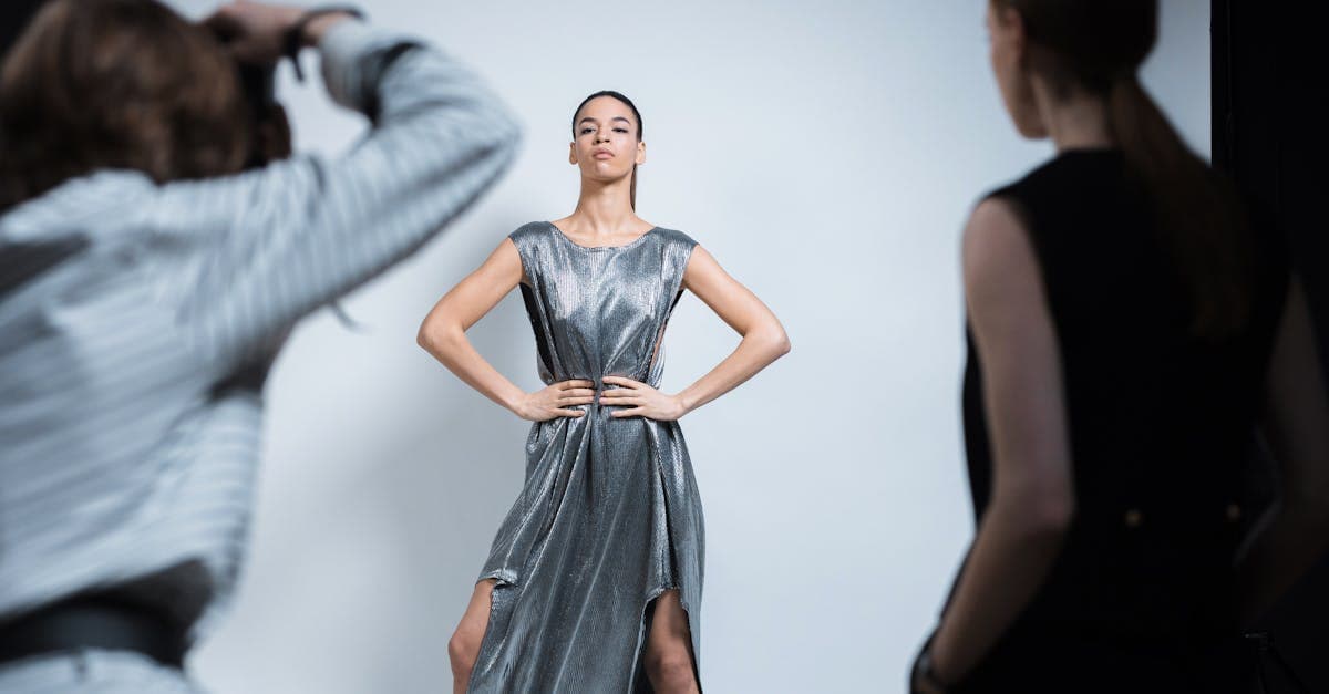 Cover image for Unveiling the Secrets of a Successful Modeling Agency: Your Complete Guide