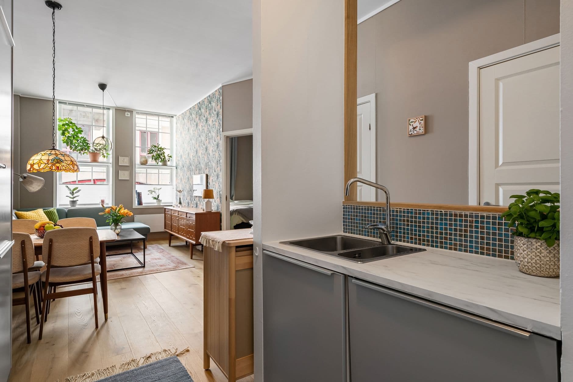 Cover image for Installing a Removable Backsplash in a Rental Kitchen: Avoiding Common Pitfalls